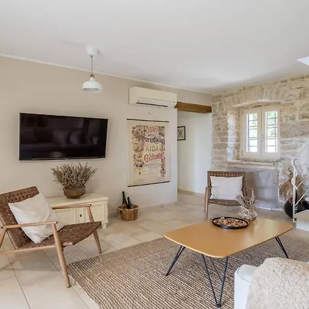 Villa Cozy And Charming In *