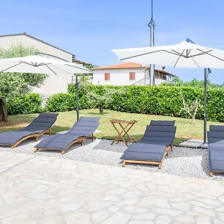 Vila Cozy And Charming In *
