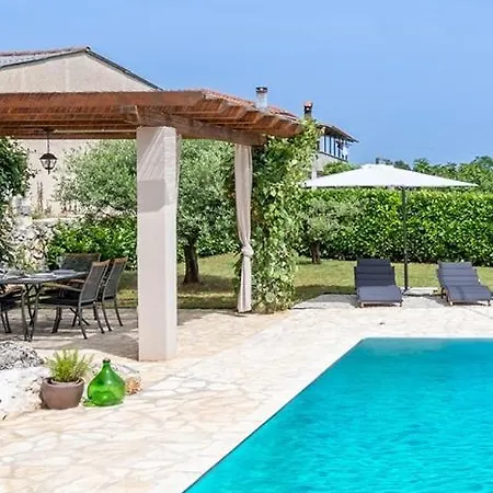 Cozy And Charming In * Tinjan