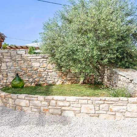 Vila Cozy And Charming In *