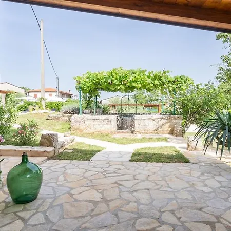 Vila Cozy And Charming In